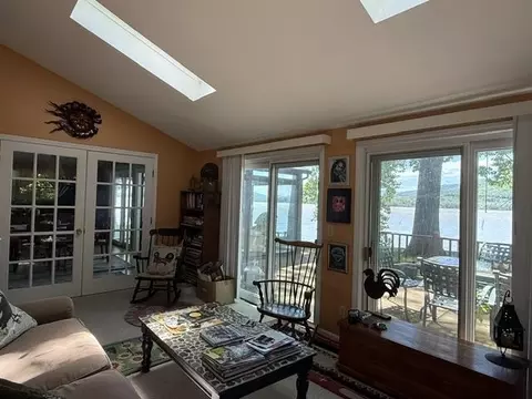 39 Island Dr, Bridport, VT 05734
