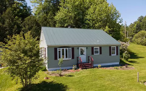 1272 Concord Ave, Saint Johnsbury, VT 05819