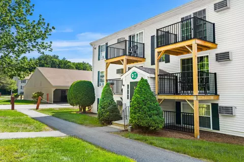 910 White Cedar Blvd, Portsmouth, NH 03801
