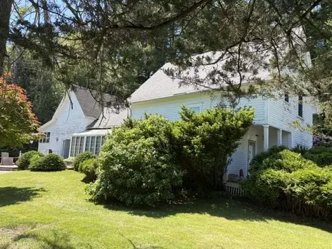 1 Loan St, Londonderry, NH 03053