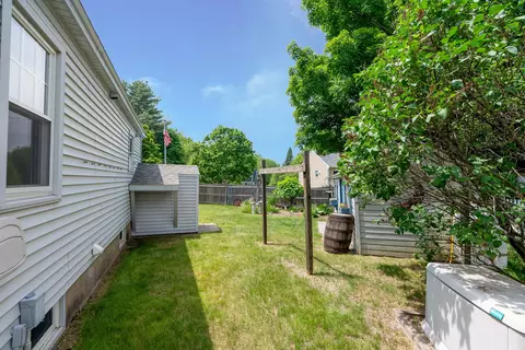 Exterior - 2 Elmview Cir, Dover, NH 03820 photo 6 of 8