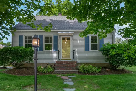 Exterior - 2 Elmview Cir, Dover, NH 03820 photo 2 of 8