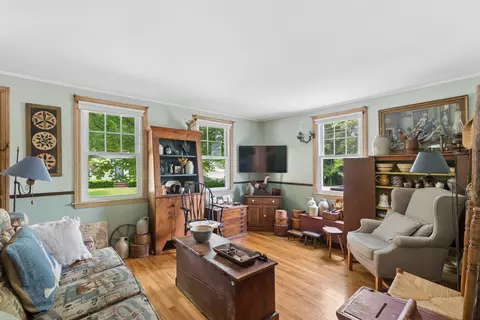 Living - 2 Elmview Cir, Dover, NH 03820 photo 1 of 1