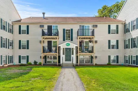 2009 White Cedar Blvd, Portsmouth, NH 03801