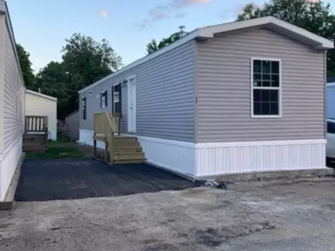 75 S Policy St #3, Salem, NH 03079