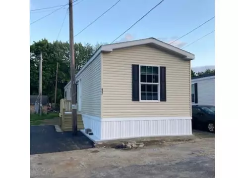 75 S Policy St #17, Salem, NH 03079