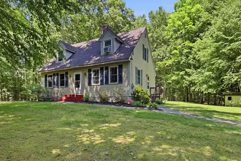 714 Main St, Danville, NH 03819