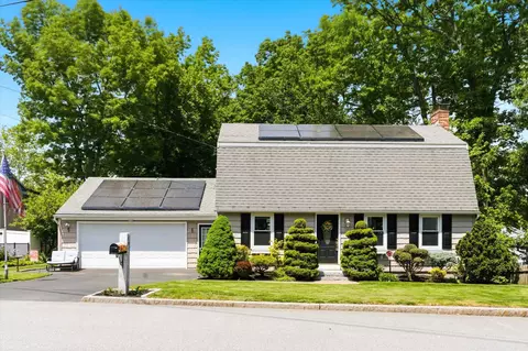 188 Patricia Ln, Manchester, NH 03104