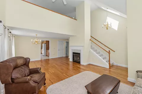 Living - 143 Hampton Mdws, Hampton, NH 03842 photo 5 of 6