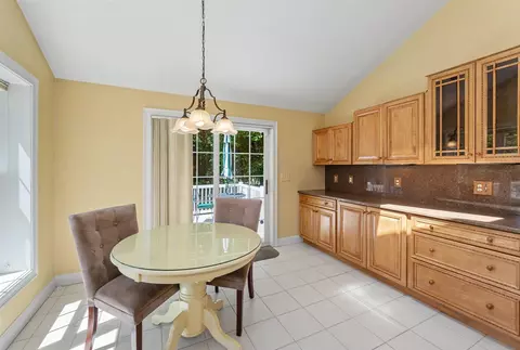 Kitchen - 143 Hampton Mdws, Hampton, NH 03842 photo 3 of 3