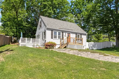 122 Westwood Dr, Nashua, NH 03062