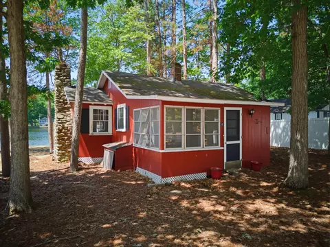 34 Gillis Ter, Salem, NH 03079