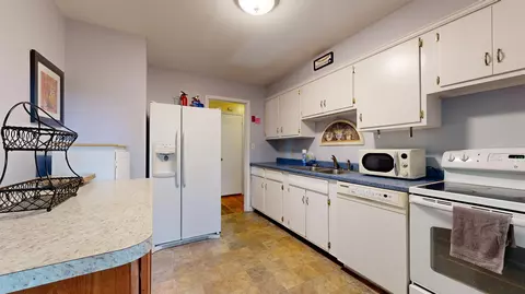 Kitchen - 304 Stonybrook Dr, Williston, VT 05495 photo 1 of 2