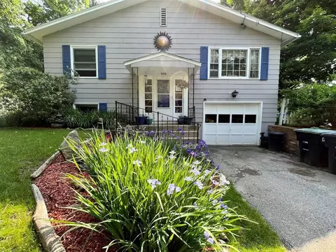 304 Stonybrook Dr, Williston, VT 05495