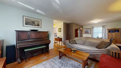 Living - 304 Stonybrook Dr, Williston, VT 05495 photo 4 of 5