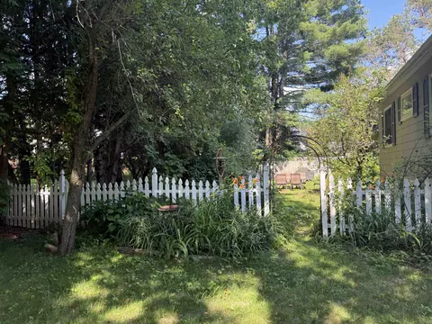 Exterior - 304 Stonybrook Dr, Williston, VT 05495 photo 3 of 5