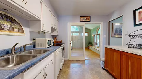 Kitchen - 304 Stonybrook Dr, Williston, VT 05495 photo 2 of 2