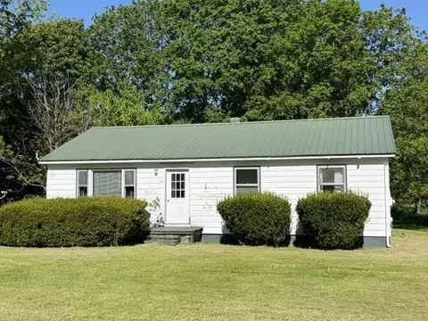 141 Roberts Ave, Poultney, VT 05764