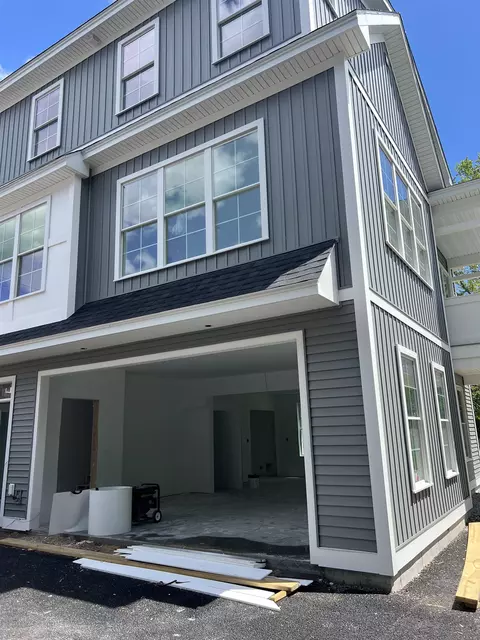 796 Central Ave UNIT B BACK, Dover, NH 03820