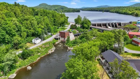 7 River St #6, Milton, VT 05468
