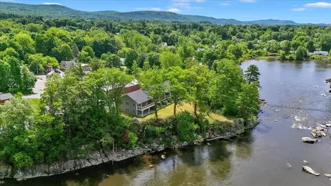 7 River St #6, Milton, VT 05468