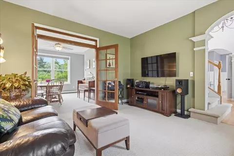 Living - 253 Barrett Ln, Williston, VT 05495 photo 3 of 3
