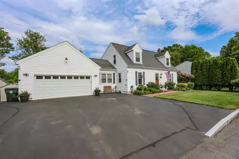 176 Stanton St, Manchester, NH 03103