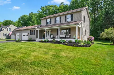 90 Field Green Dr, Colchester, VT 05446