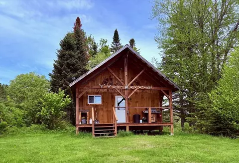 17 Cone Pass, Pittsburg, NH 03592