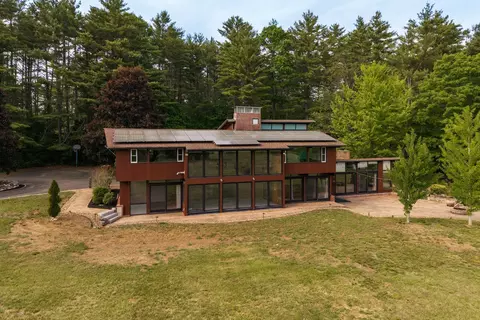 293 N River Rd, Lee, NH 03861