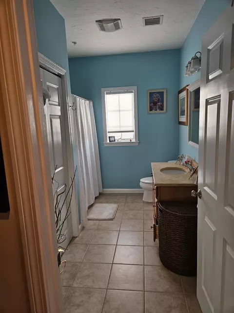 Bath - 7 F St #3, Hampton, NH 03842 photo 1 of 3
