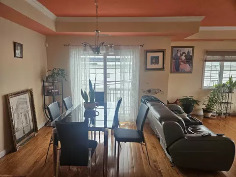 Dining - 7 F St #3, Hampton, NH 03842 photo 1 of 2
