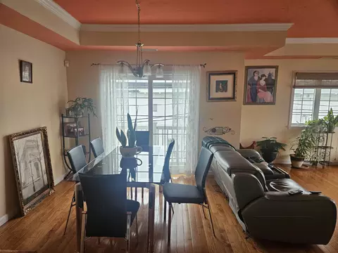 Dining - 7 F St #3, Hampton, NH 03842 photo 1 of 2