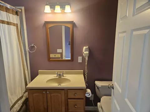 Bath - 7 F St #3, Hampton, NH 03842 photo 3 of 3