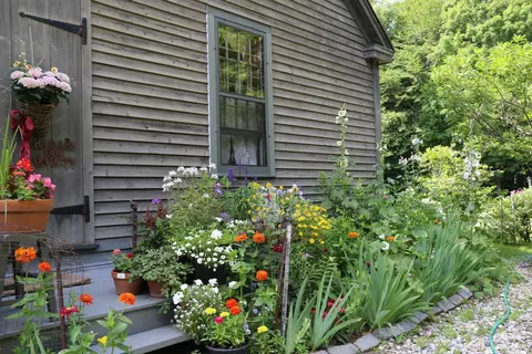 Exterior - 447 Rock Bottom Ln, Peru, VT 05152 photo 3 of 5
