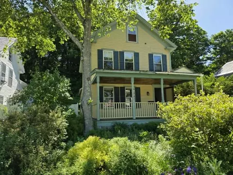 65 Cedar St, Brattleboro, VT 05301