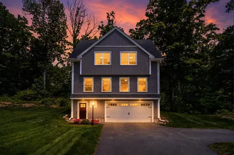 32 Copley Dr, Dover, NH 03820