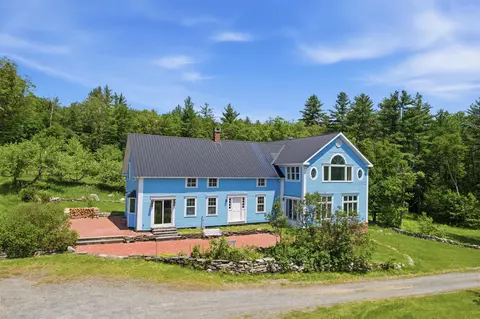 42 Blackberry Ln, Jamaica, VT 05343