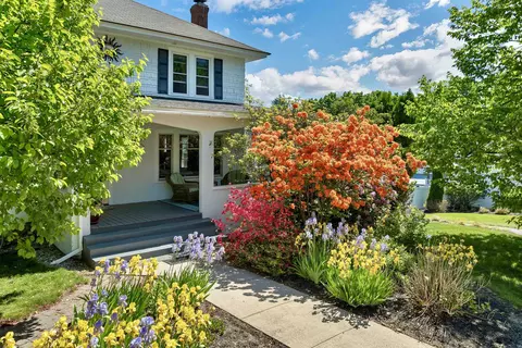 159 N Main St, Wolfeboro, NH 03894