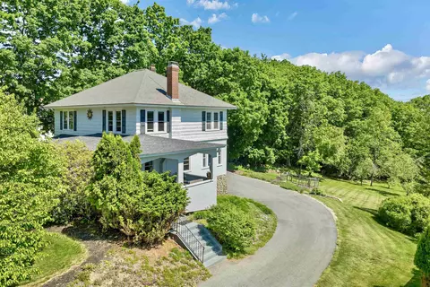 Exterior - 159 N Main St, Wolfeboro, NH 03894 photo 1 of 12
