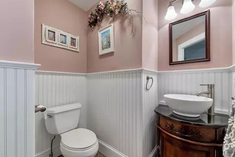 Bath - 159 N Main St, Wolfeboro, NH 03894 photo 1 of 5