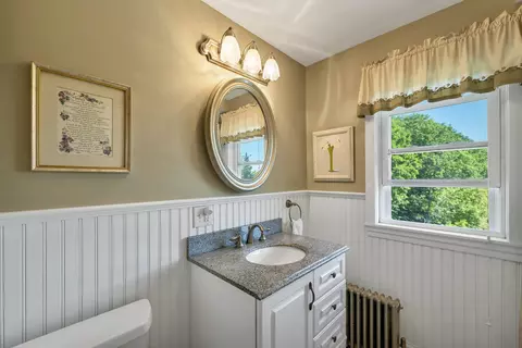 Bath - 159 N Main St, Wolfeboro, NH 03894 photo 4 of 5