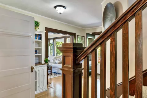 Entry Way - 159 N Main St, Wolfeboro, NH 03894 photo 3 of 6