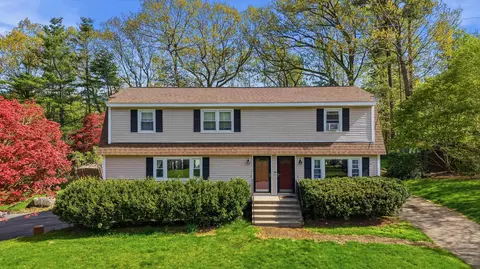 14 Auburn St #B, Plaistow, NH 03865