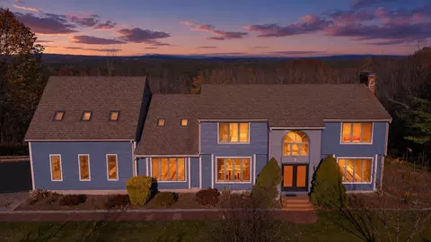 8 Longview Dr, Bow, NH 03304