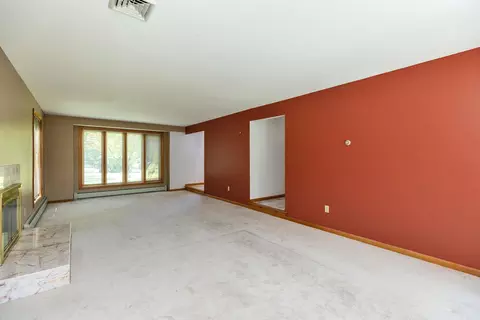 Living - 8 Longview Dr, Bow, NH 03304 photo 2 of 5