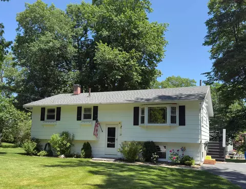 26 Tenby Dr, Nashua, NH 03062