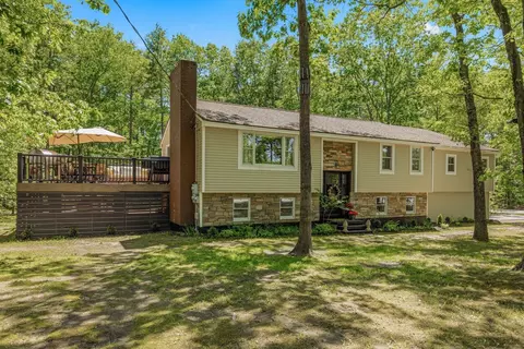 2 Garrison Ln, Madbury, NH 03823