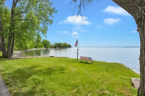 174 Pelots Point Rd, North Hero, VT 05474