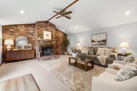 10 Cove St, Goffstown, NH 03045